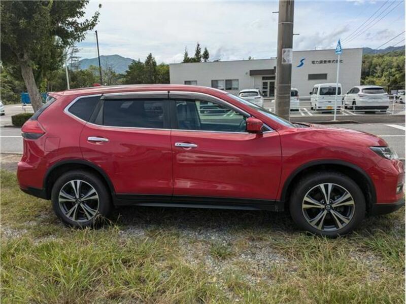 X-TRAIL-4