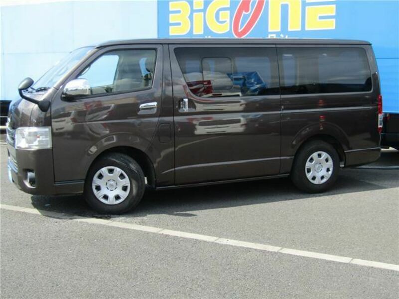 TOYOTA　HIACE VAN