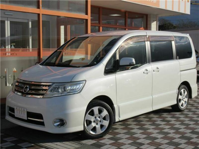 NISSAN　SERENA