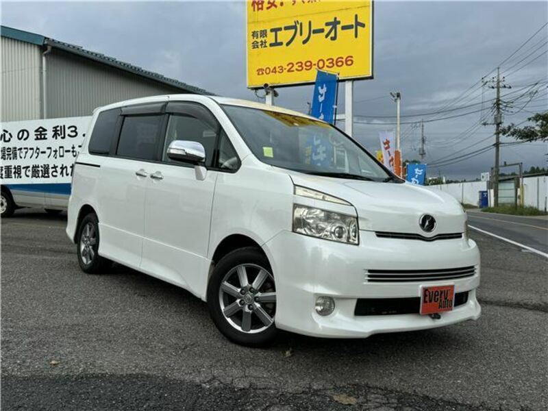 TOYOTA　VOXY