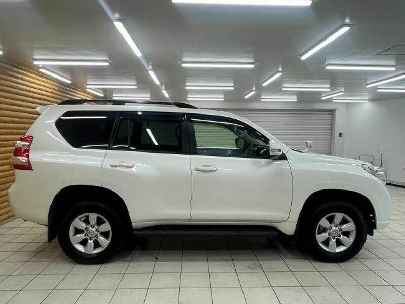 LAND CRUISER PRADO-16