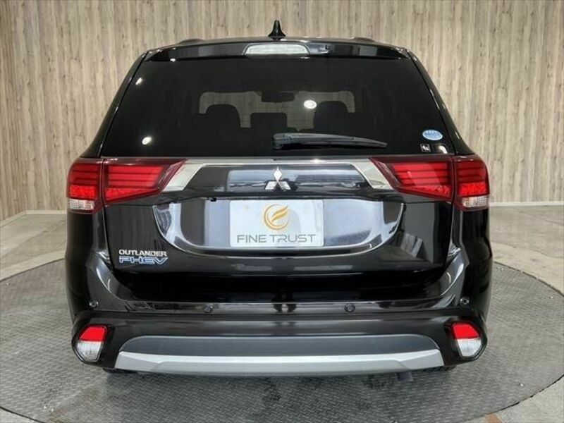 OUTLANDER PHEV-19