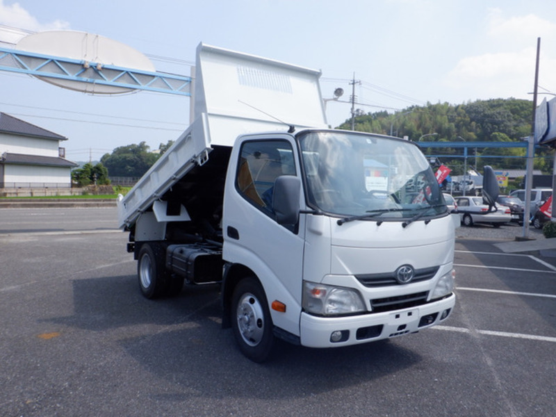 TOYOTA　DYNA