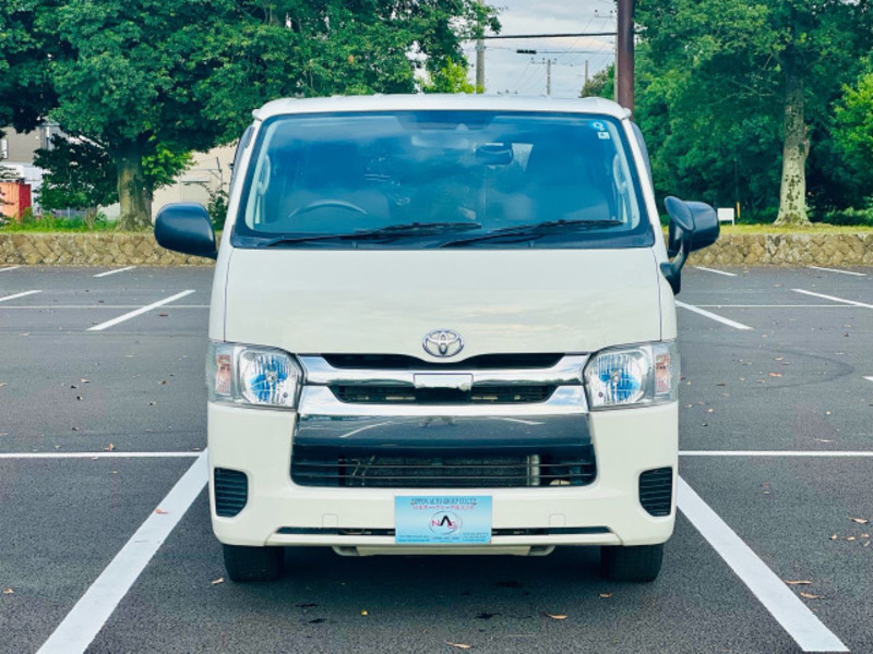 HIACE VAN-1