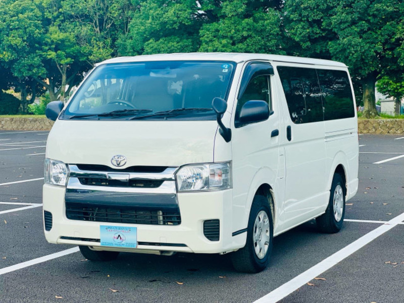 TOYOTA　HIACE VAN