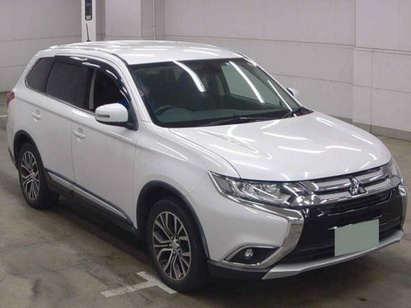 MITSUBISHI　OUTLANDER