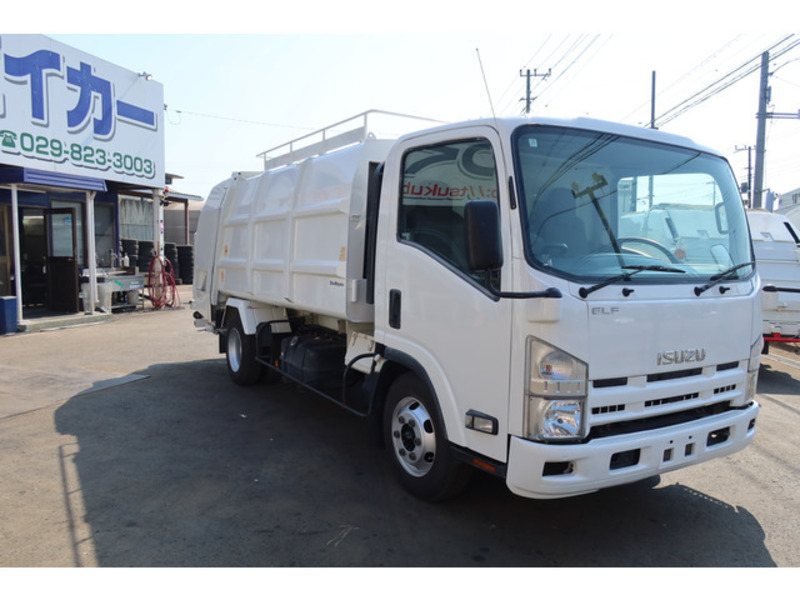 ISUZU　ELF