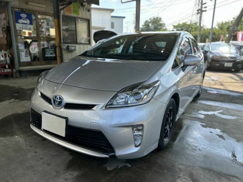 TOYOTA　PRIUS