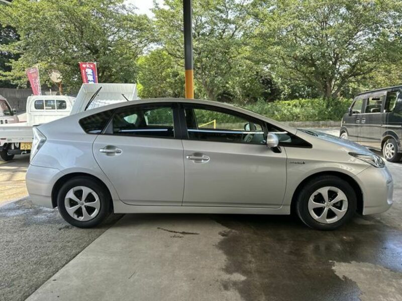 PRIUS-4