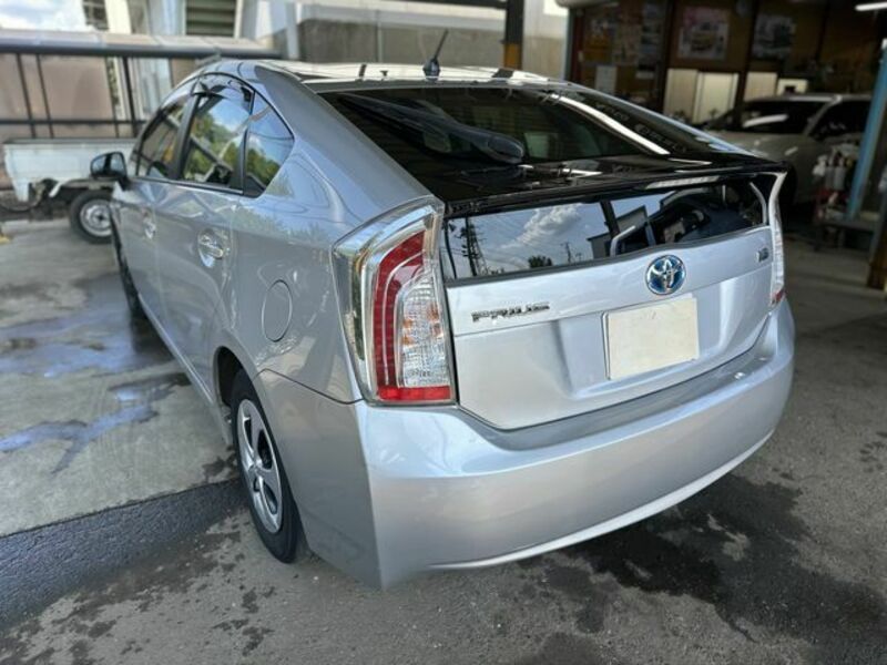 PRIUS-7