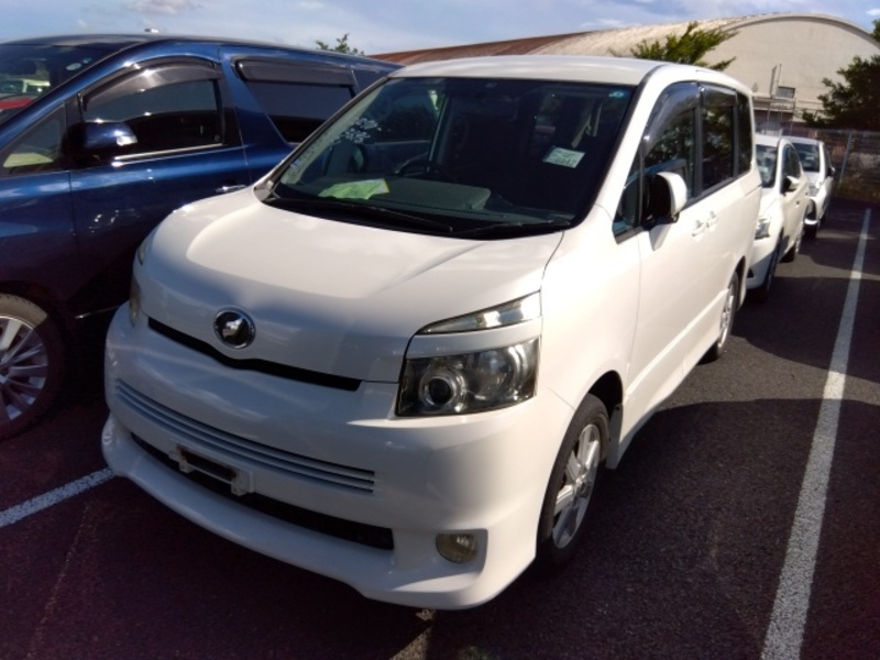 TOYOTA　VOXY