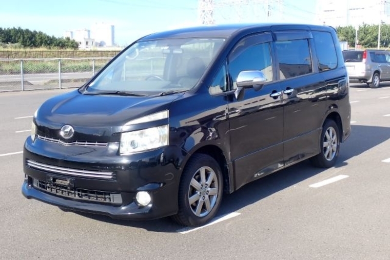 TOYOTA　VOXY