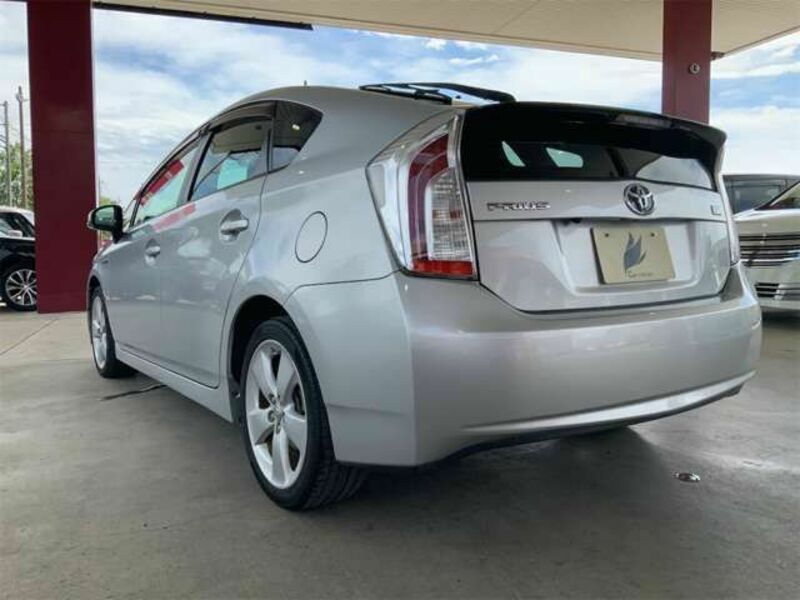 PRIUS-9