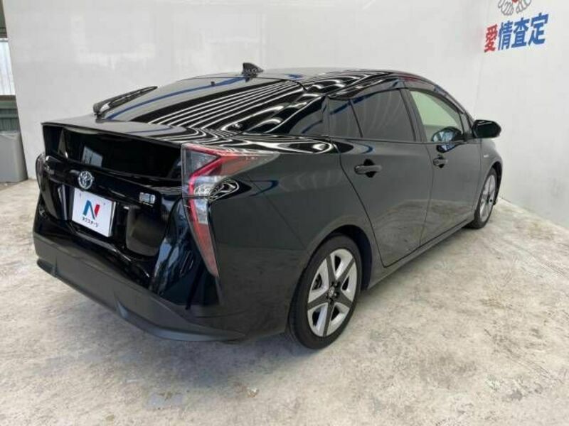 PRIUS-11