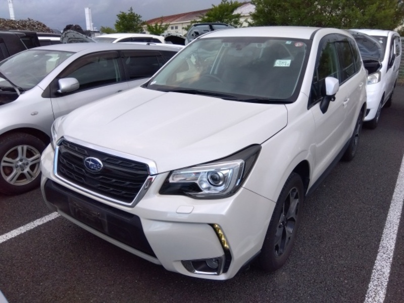 SUBARU　FORESTER