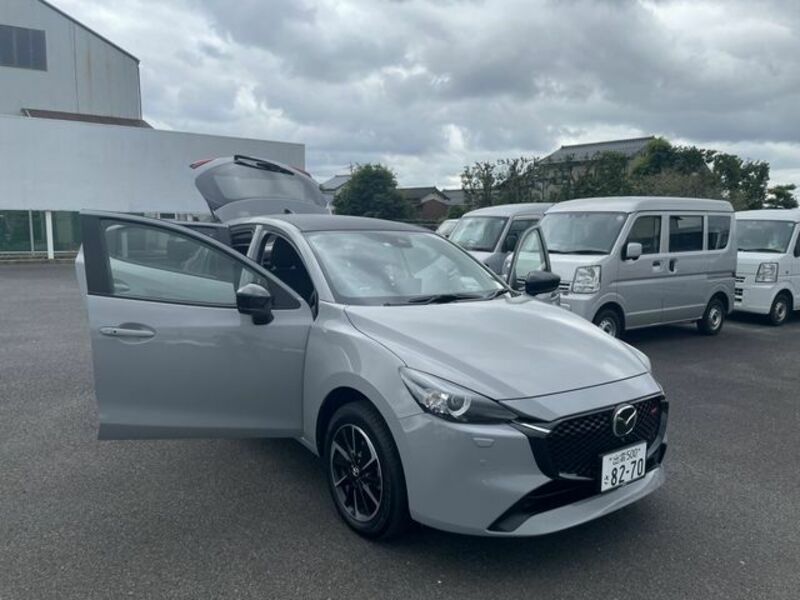 MAZDA2-4