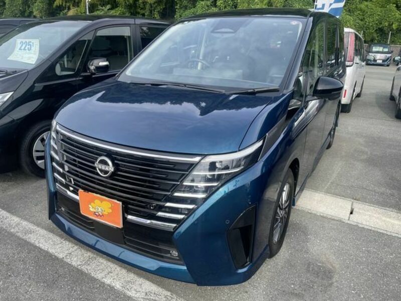 NISSAN　SERENA