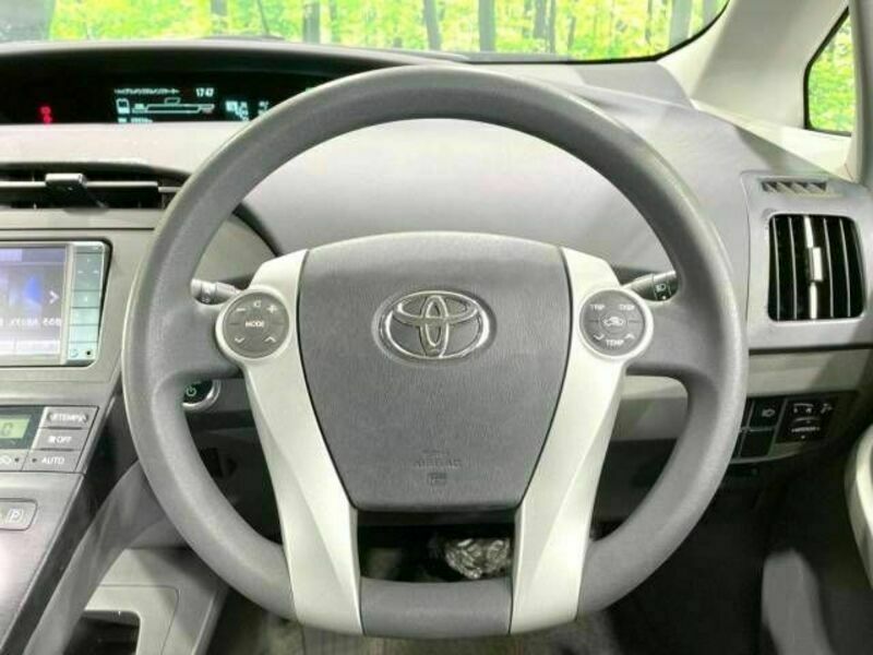 PRIUS-11