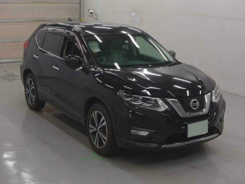 NISSAN　X-TRAIL