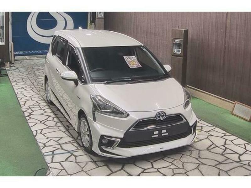 TOYOTA　SIENTA