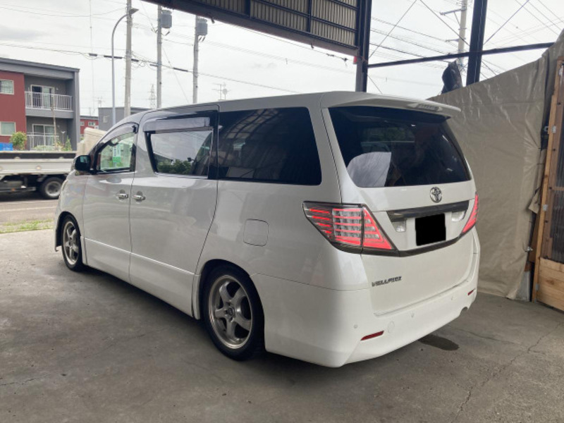 VELLFIRE-14