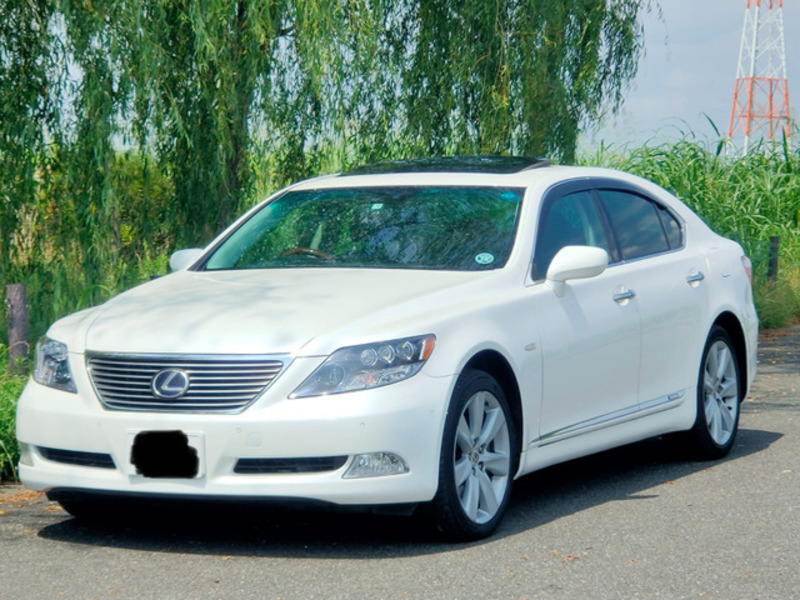 LEXUS　LS