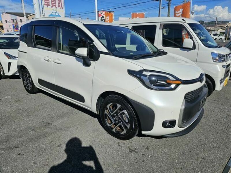 TOYOTA　SIENTA