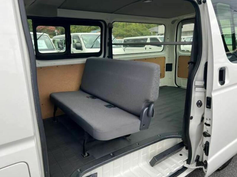 HIACE VAN-28