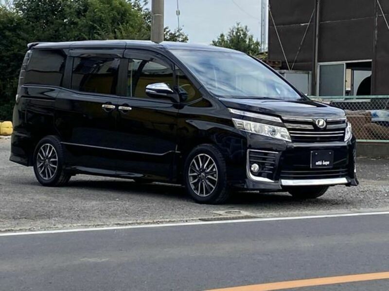 TOYOTA　VOXY