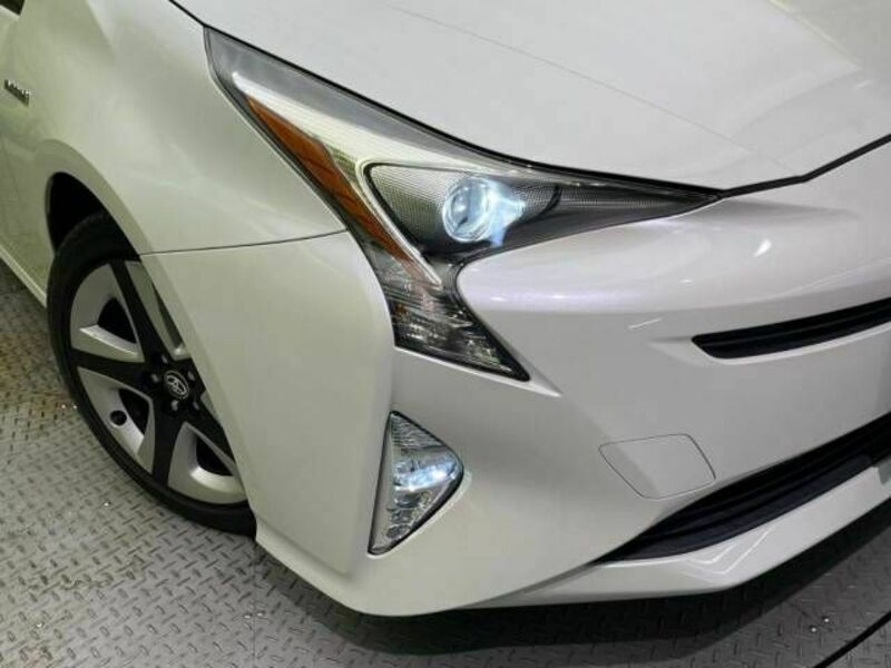 PRIUS-12