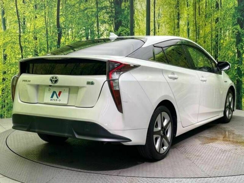 PRIUS-17