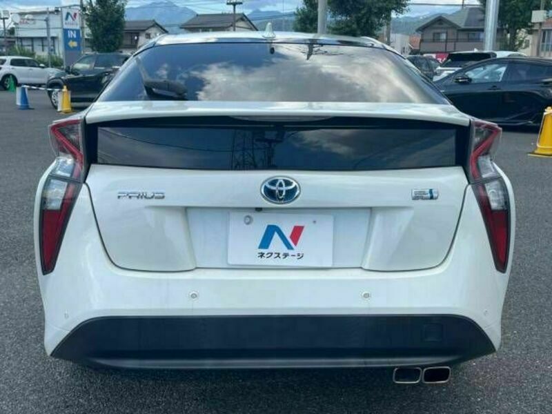 PRIUS-15