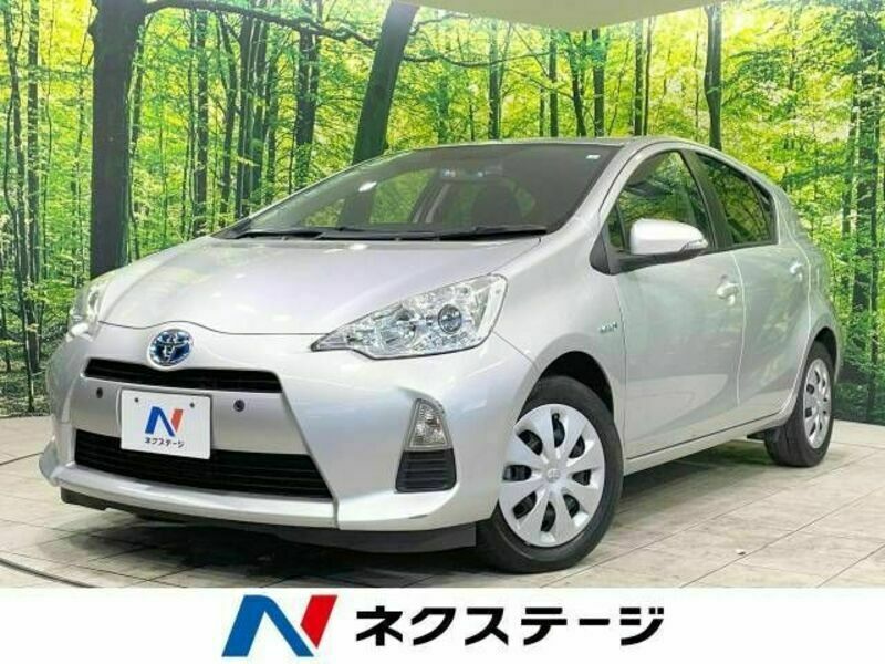 TOYOTA　AQUA