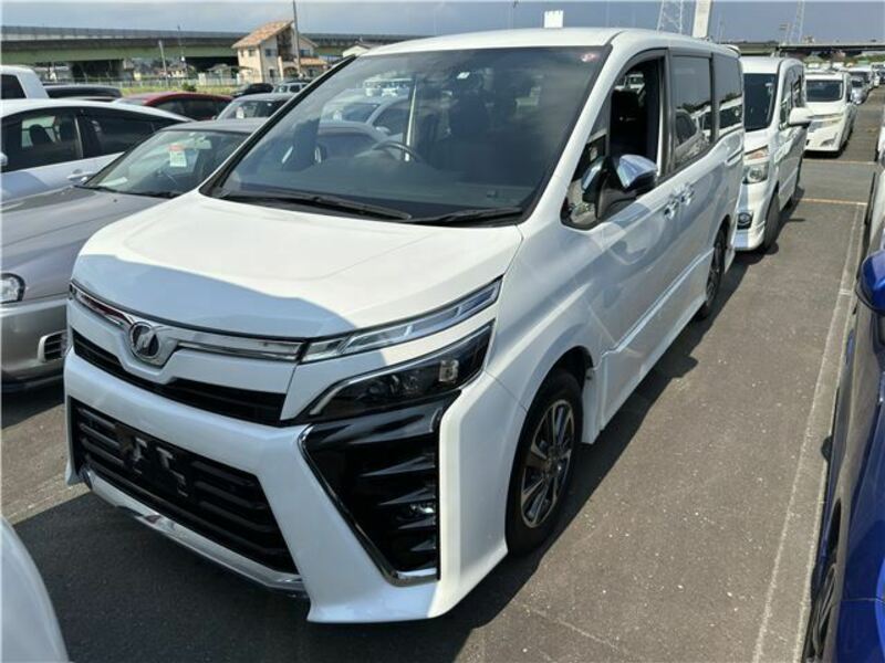 TOYOTA　VOXY