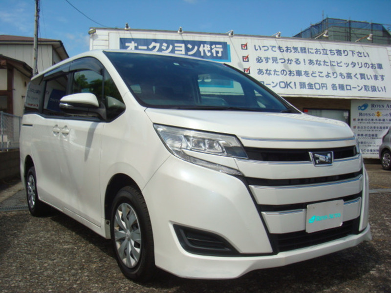 TOYOTA　NOAH