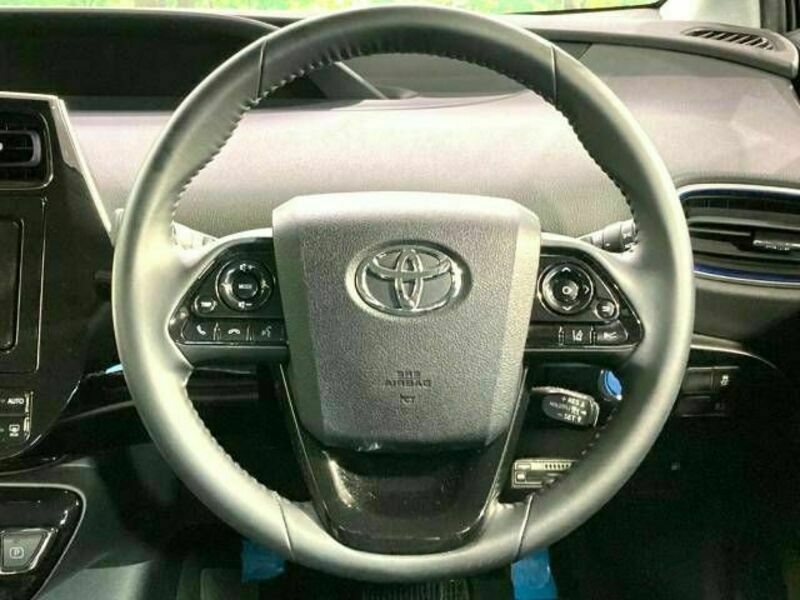 PRIUS-11