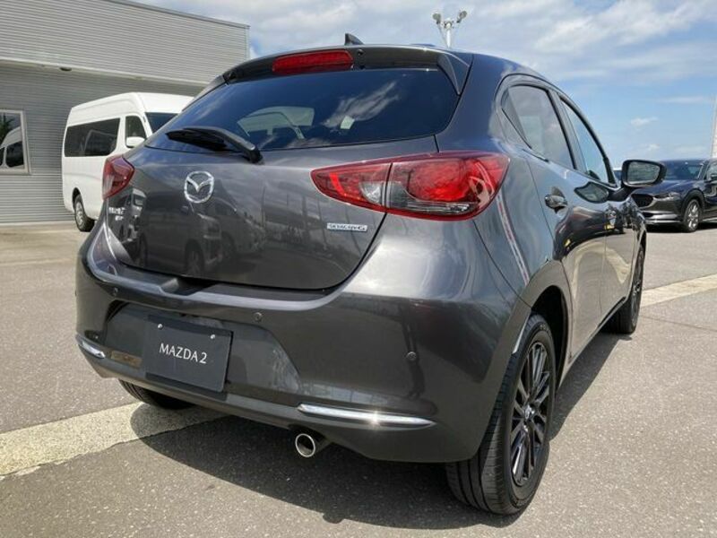 MAZDA2-4