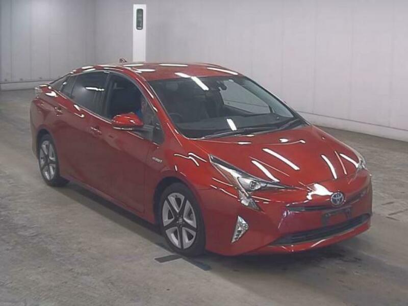 TOYOTA　PRIUS