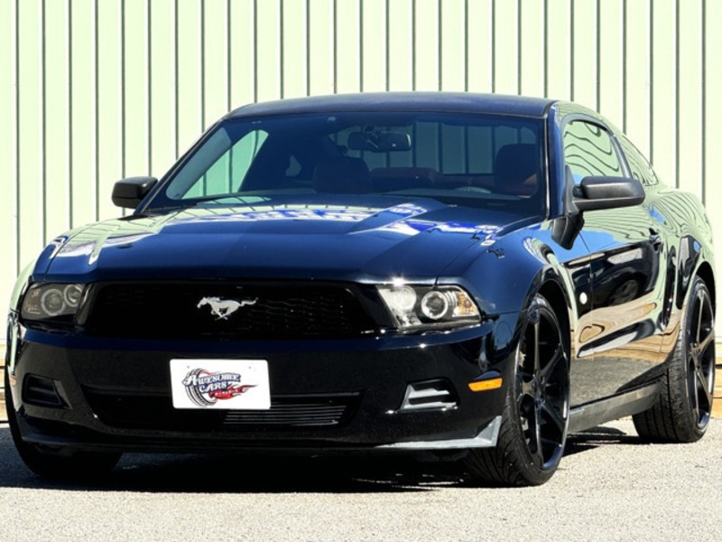 FORD MUSTANG