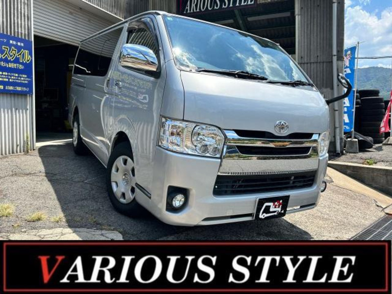 TOYOTA　HIACE VAN