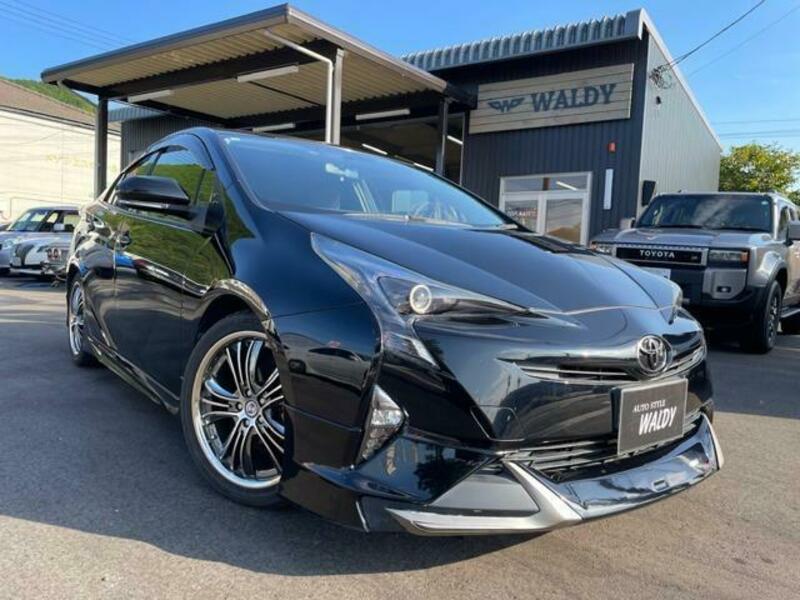 TOYOTA　PRIUS