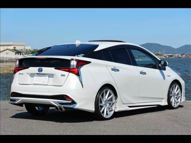 PRIUS-3