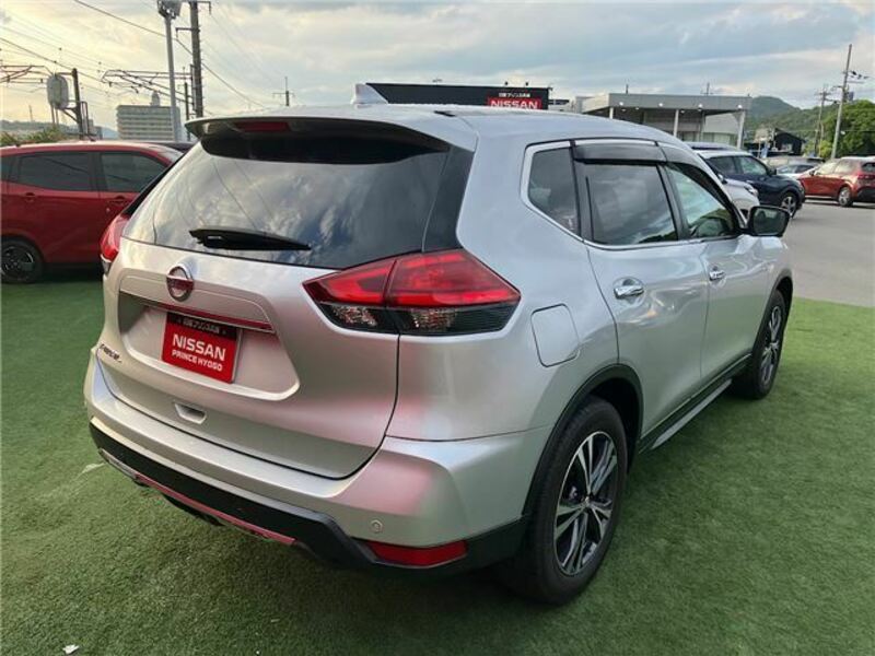 X-TRAIL-16