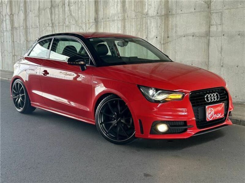 AUDI　A1