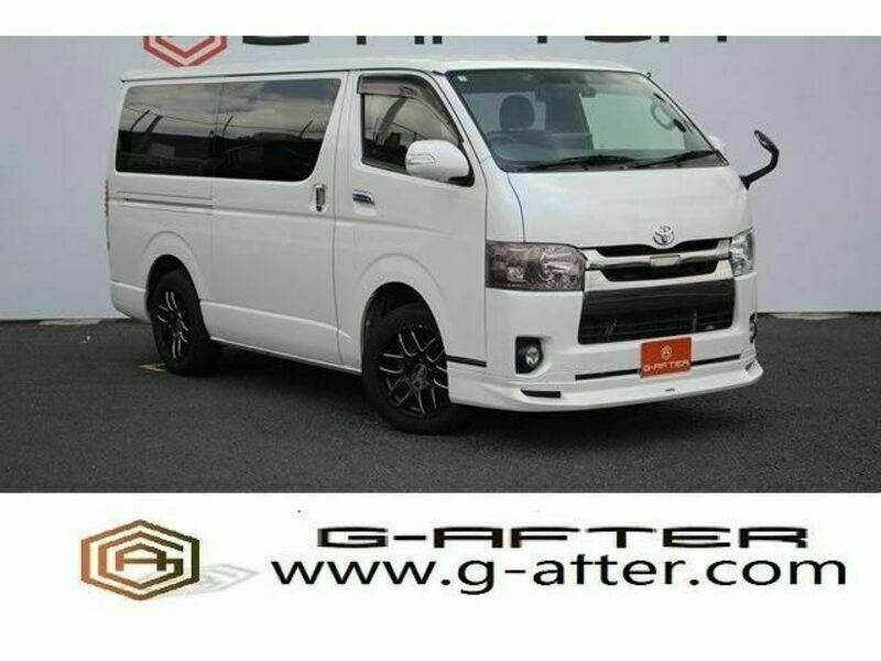 TOYOTA　HIACE