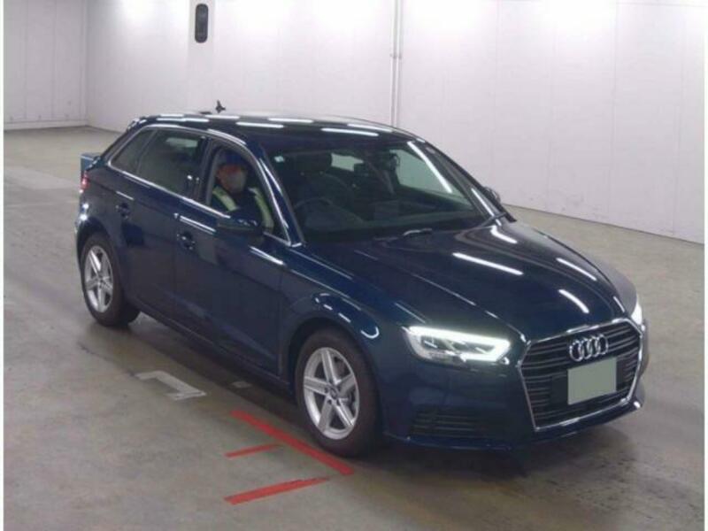 AUDI　A3