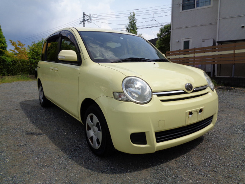 TOYOTA　SIENTA