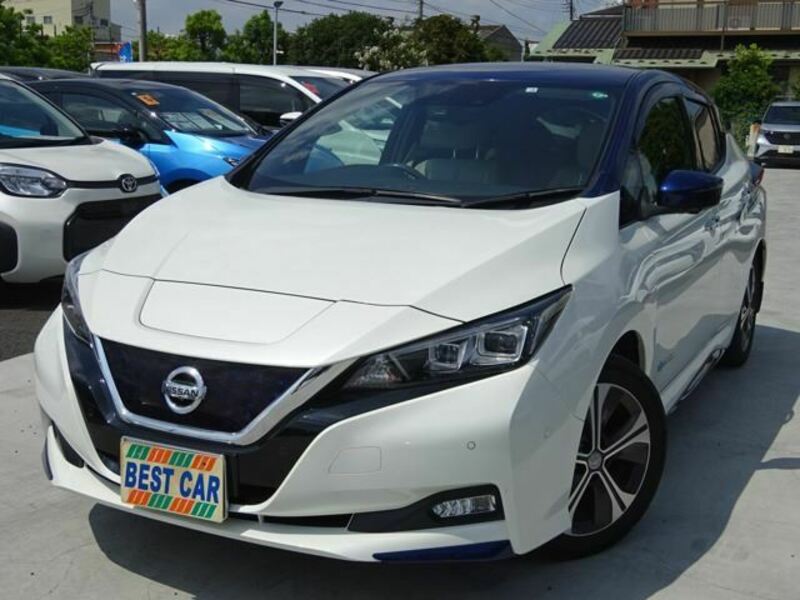 NISSAN　LEAF