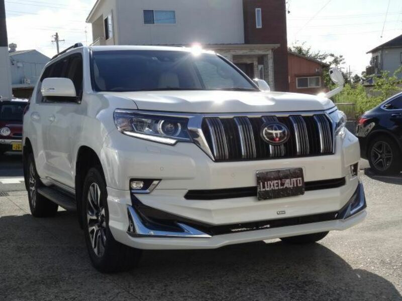 TOYOTA　LAND CRUISER PRADO