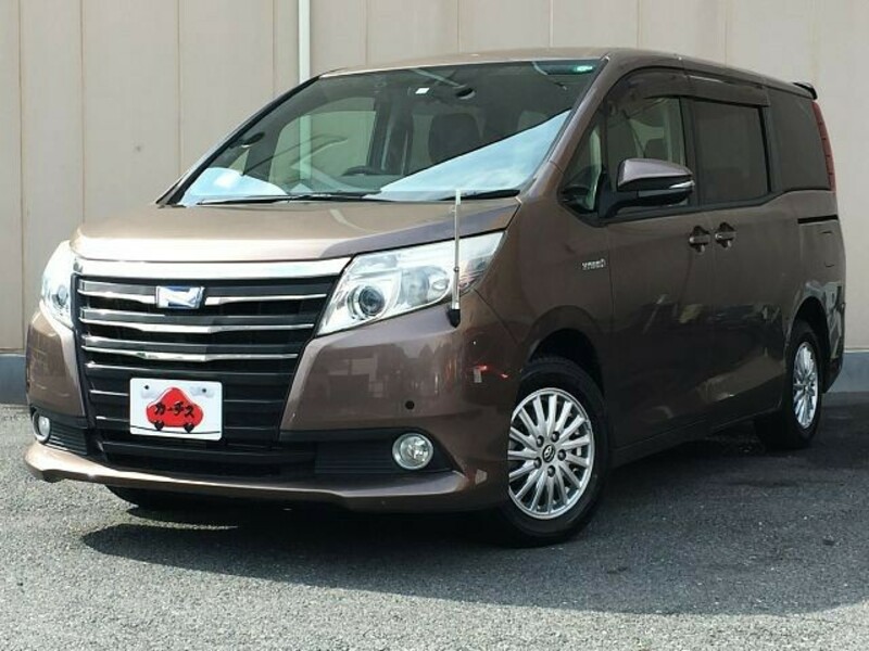 TOYOTA　NOAH